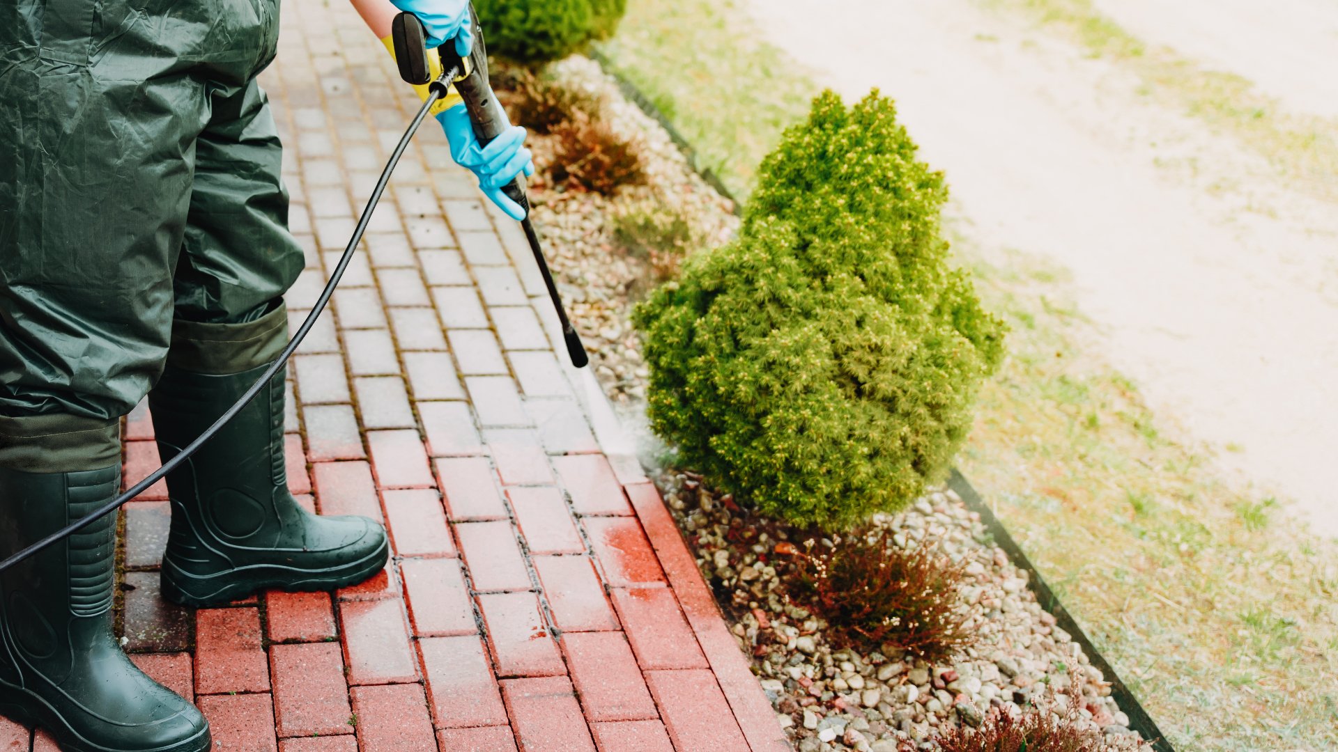 Here's What to Expect When Pros Clean & Seal Your Hardscapes